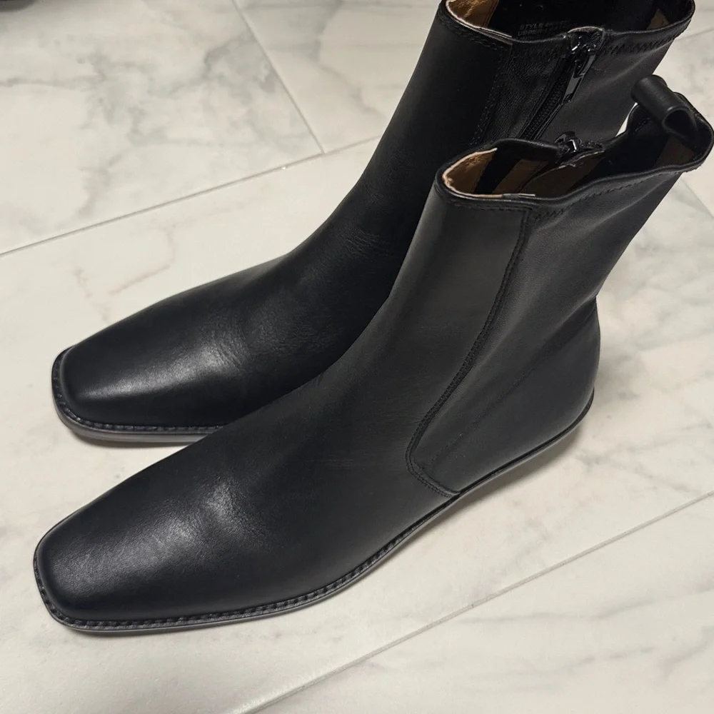Madewell Sleek Black Leather Idris Boot - Picture 6 of 7